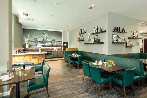 Restaurant, Airporthotel Berlin-Adlershof in Treptow Restaurant, Airporthotel Berlin-Adlershof in Treptow
