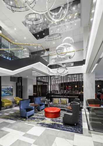 Lobby, Holiday Inn & Suites Vancouver Downtown By IHG in Vancouver (BC) Lobby, Holiday Inn & Suites Vancouver Downtown By IHG in Vancouver (BC)