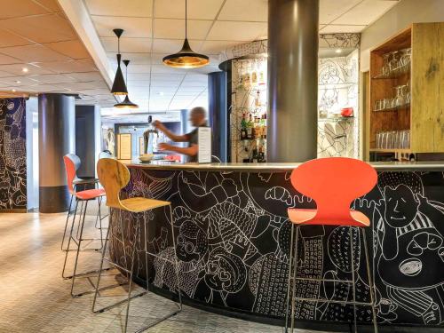 Bar/lounge, ibis Orly Chevilly Tram 7 in Paris-Orly Airport Bar/lounge, ibis Orly Chevilly Tram 7 in Paris-Orly Airport