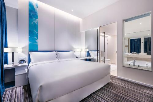 Grand Mercure Shanghai Century Park in Lujiazui and New Int'l Expo Center Pudong Grand Mercure Shanghai Century Park in Lujiazui and New Int'l Expo Center Pudong