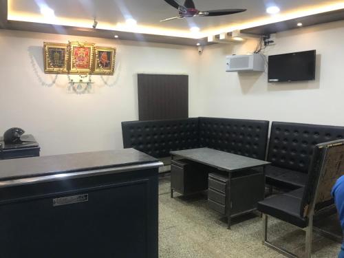 Shri Vasant Lodge in Hubli Shri Vasant Lodge in Hubli