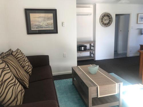 Guestroom, Beach Lodge Motels in South Dunedin Guestroom, Beach Lodge Motels in South Dunedin