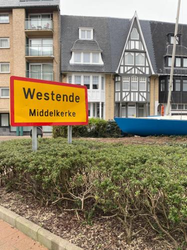 Appartement met aparte slaaphoek, garage en balkon in Middelkerke Appartement met aparte slaaphoek, garage en balkon in Middelkerke