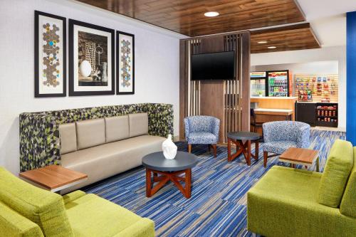 ردهة, Holiday Inn Express Hotel & Suites Salem By IHG in Salem ردهة, Holiday Inn Express Hotel & Suites Salem By IHG in Salem