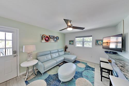 The Best Home Vacation Experience on Lido Key! Duplex Sarasota 