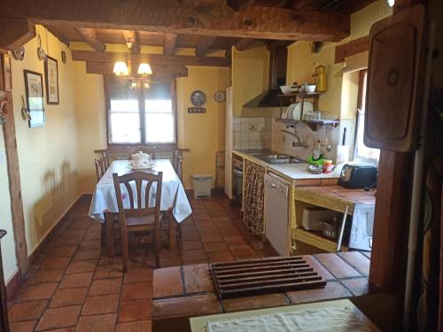 Konyha, La cerca de la Mata, decerca in Arcones Konyha, La cerca de la Mata, decerca in Arcones