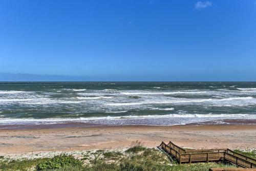 Oceanfront Retreat with Pool Steps to Ormond Beach in Ormond Beach (Florida) Oceanfront Retreat with Pool Steps to Ormond Beach in Ormond Beach (Florida)
