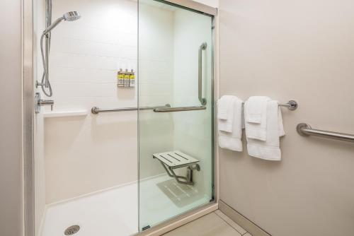 Holiday Inn Express & Suites Florence, an IHG Hotel - image 2