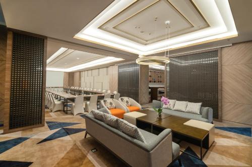 Meeting room / ballrooms, HARRIS Suites Puri Mansion in Cengkareng Meeting room / ballrooms, HARRIS Suites Puri Mansion in Cengkareng