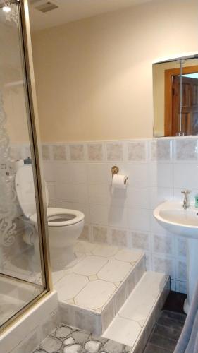 Koupelna, Hollingworth Lake Guest House Room Only Accommodation in Littleborough Koupelna, Hollingworth Lake Guest House Room Only Accommodation in Littleborough