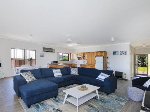 Bayview I Absolute Waterfront with Jetty I 5 Mins to Hyams Beach in Erowal Bay Bayview I Absolute Waterfront with Jetty I 5 Mins to Hyams Beach in Erowal Bay