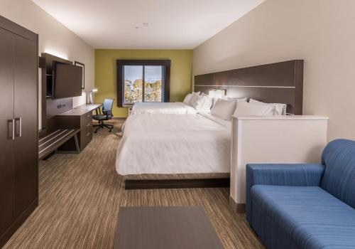 Holiday Inn Express Hotel & Suites Minden, an IHG Hotel in Minden (NV) Holiday Inn Express Hotel & Suites Minden, an IHG Hotel in Minden (NV)
