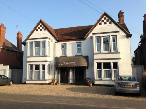 Entrada, Aragon House in Peterborough Entrada, Aragon House in Peterborough