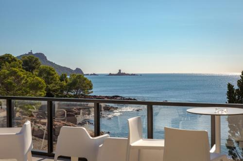 parveke/terassi, SOWELL HOTELS La Plage in Saint-Raphael parveke/terassi, SOWELL HOTELS La Plage in Saint-Raphael