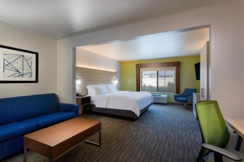 Holiday Inn Express Hotel & Suites Lewisburg By IHG in Lewisburg (WV) Holiday Inn Express Hotel & Suites Lewisburg By IHG in Lewisburg (WV)