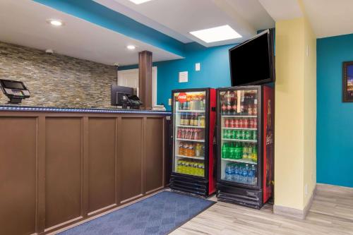 大堂, 門羅維爾匹茲堡羅德威套房酒店 (Rodeway Inn & Suites Monroeville-Pittsburgh) in 門羅維爾 (PA) 大堂, 門羅維爾匹茲堡羅德威套房酒店 (Rodeway Inn & Suites Monroeville-Pittsburgh) in 門羅維爾 (PA)