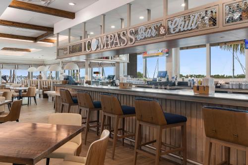 酒吧/高級酒吧, Compass Hotel by Margaritaville Anna Maria Sound in 布拉丁頓 (FL) 酒吧/高級酒吧, Compass Hotel by Margaritaville Anna Maria Sound in 布拉丁頓 (FL)
