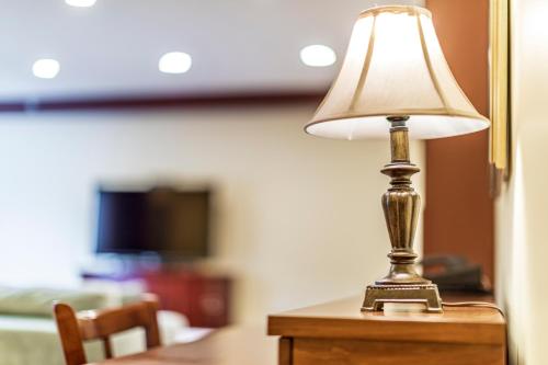 Travelodge by Wyndham Parksville in Parksville (BC) Travelodge by Wyndham Parksville in Parksville (BC)