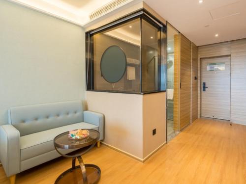 GreenTree Eastern Xuzhou High Speed Railway Station West Exit in Gulou GreenTree Eastern Xuzhou High Speed Railway Station West Exit in Gulou