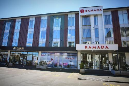 入口, 溫德姆華美達套房-奧爾巴尼 (Ramada Suites by Wyndham Albany) in 北海岸 入口, 溫德姆華美達套房-奧爾巴尼 (Ramada Suites by Wyndham Albany) in 北海岸