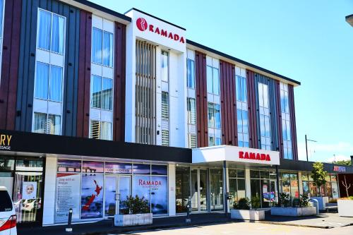 入口, 溫德姆華美達套房-奧爾巴尼 (Ramada Suites by Wyndham Albany) in 北海岸 入口, 溫德姆華美達套房-奧爾巴尼 (Ramada Suites by Wyndham Albany) in 北海岸
