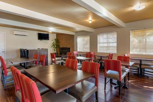 Food and beverages, Comfort Inn Bishop in Bishop (CA) Food and beverages, Comfort Inn Bishop in Bishop (CA)