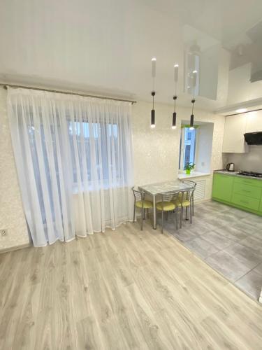 Suite Mira Avenue Center Двухкомнатная Квартира в центре возле ТЦ ЦУМ in Chernihiv Suite Mira Avenue Center Двухкомнатная Квартира в центре возле ТЦ ЦУМ in Chernihiv