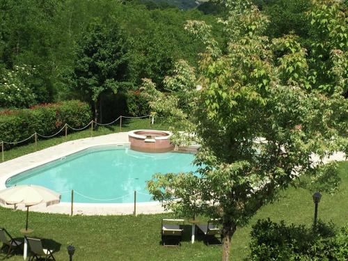 Swimming pool, Spacious Mansion in Apecchio with Pool in Apecchio Swimming pool, Spacious Mansion in Apecchio with Pool in Apecchio