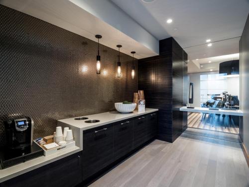 餐飲選擇, Bluebird Suites at Reston Town Center in 弗吉尼亞州雷斯頓 (VA) 餐飲選擇, Bluebird Suites at Reston Town Center in 弗吉尼亞州雷斯頓 (VA)