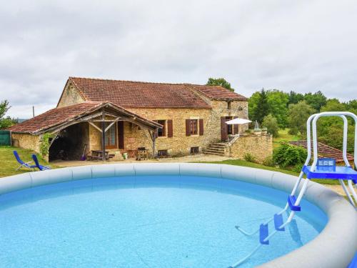 Swimming pool, Heavenly holiday home with pool in Villefranche-du-Perigord Swimming pool, Heavenly holiday home with pool in Villefranche-du-Perigord