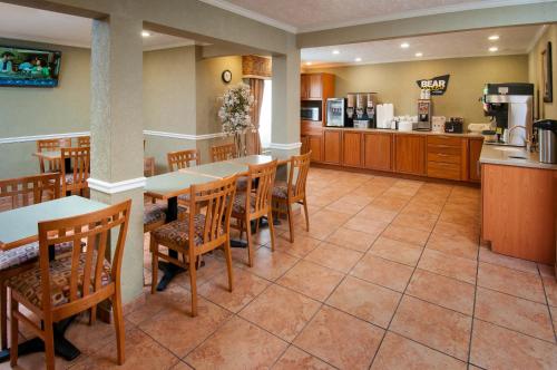 Food and beverages, Travelodge by Wyndham Beckley in Beckley (WV) Food and beverages, Travelodge by Wyndham Beckley in Beckley (WV)