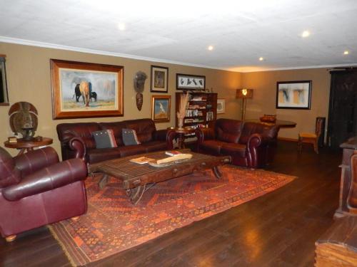 Bar/lounge, Thobolo's Bush Lodge in Chobe Bar/lounge, Thobolo's Bush Lodge in Chobe