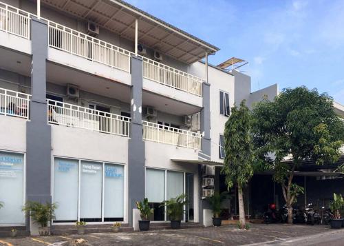 Facilities, RedDoorz @ Citraland Surabaya near Citraland Golf Facilities, RedDoorz @ Citraland Surabaya near Citraland Golf