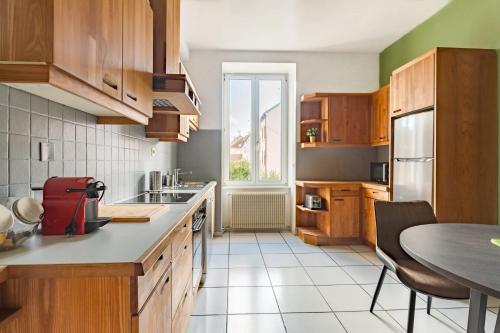 Travel Homes - The Wooden, Spacieux & bon quartier in Mulhouse Travel Homes - The Wooden, Spacieux & bon quartier in Mulhouse