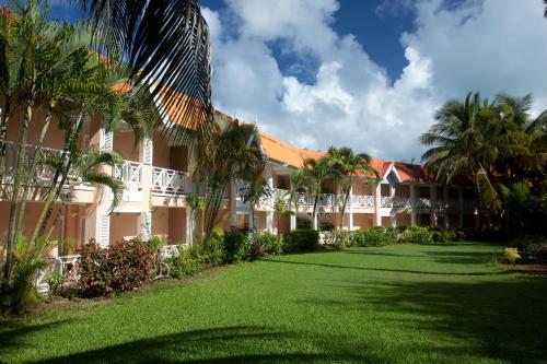 Entrance, Coco Reef Resort & Spa in Crown Point Entrance, Coco Reef Resort & Spa in Crown Point