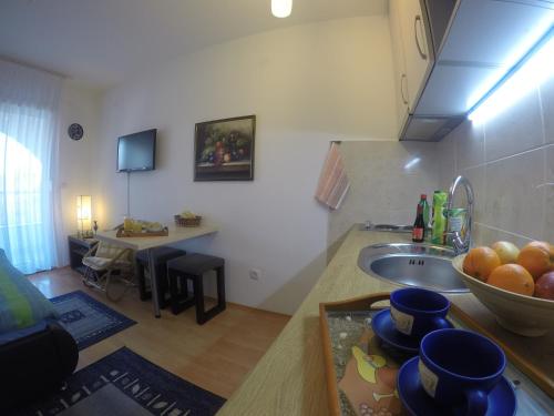 Kristal in 巴尼亞哥維利亞查 Kristal in 巴尼亞哥維利亞查