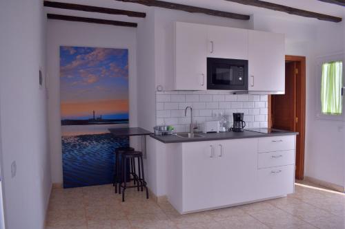 Konyha, CA.MARCELA. 200 metros del mar. in Yaiza Konyha, CA.MARCELA. 200 metros del mar. in Yaiza