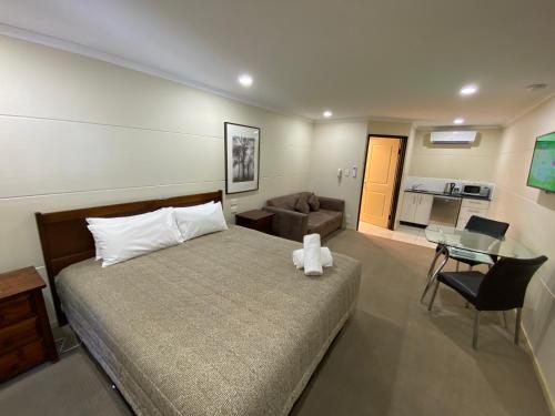 Balranald Club Motel in Balranald Balranald Club Motel in Balranald