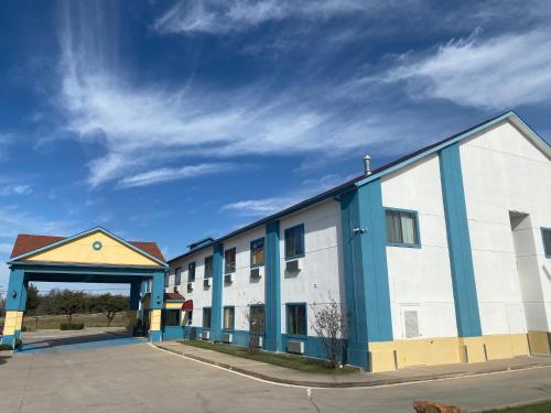 Tropicana Inn & Suites Dallas in Dallas (TX) Tropicana Inn & Suites Dallas in Dallas (TX)