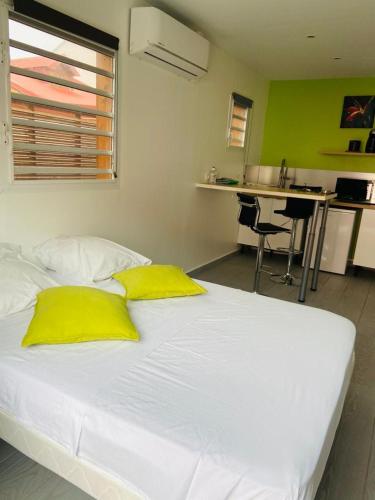 Résidence VWAL O VAN 1, studio plage à proximité (Residence VWAL O VAN 1, studio plage a proximite) in Sainte Anne Résidence VWAL O VAN 1, studio plage à proximité (Residence VWAL O VAN 1, studio plage a proximite) in Sainte Anne