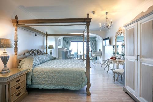 Misty Waves Boutique Hotel in Hermanus Misty Waves Boutique Hotel in Hermanus