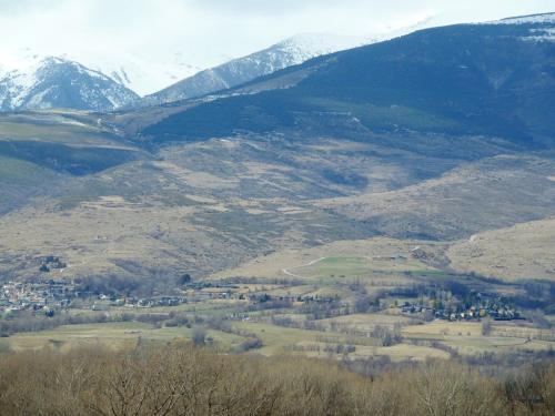 Pogled, 2 bedrooms appartement with balcony at Alp 8 km away from the slopes in Soriguerola Pogled, 2 bedrooms appartement with balcony at Alp 8 km away from the slopes in Soriguerola