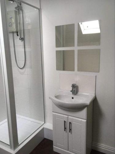Bathroom, Welbeck Maisonette in Walkergate Bathroom, Welbeck Maisonette in Walkergate
