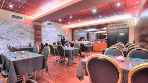 حانة/استراحة, Hotel Tristar in La Louviere حانة/استراحة, Hotel Tristar in La Louviere