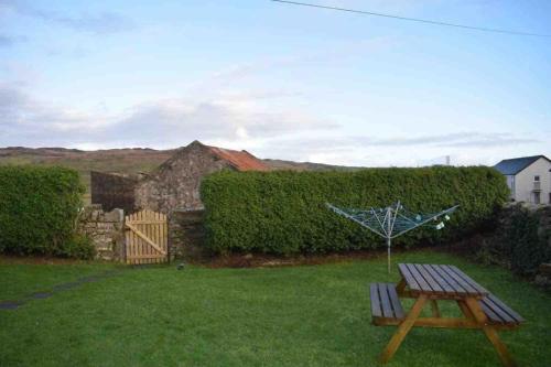 Quaint and Quirky Cottage in Port Ellen in Bowmore Quaint and Quirky Cottage in Port Ellen in Bowmore