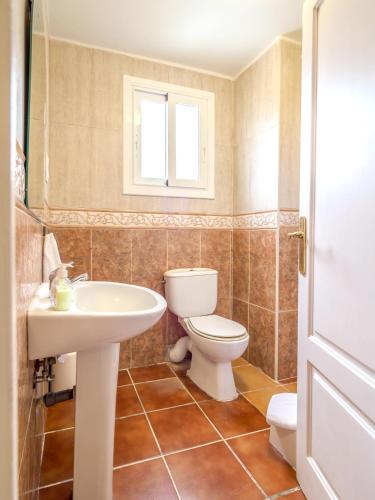 Bany, 5 bedrooms house with private pool enclosed garden and wifi at Can Trabal in Olèrdola Bany, 5 bedrooms house with private pool enclosed garden and wifi at Can Trabal in Olèrdola