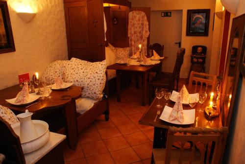 Restaurant, AKZENT Hotel Restaurant Roter Ochse Rhens bei Koblenz in Rhens Restaurant, AKZENT Hotel Restaurant Roter Ochse Rhens bei Koblenz in Rhens