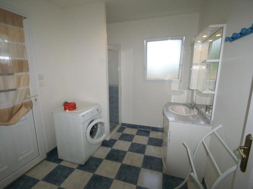 Μπάνιο, Comfortable holiday home in Erquy near the beach in Ερκύ Μπάνιο, Comfortable holiday home in Erquy near the beach in Ερκύ