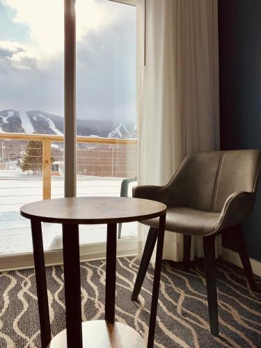 شرفة/ تراس, ماونتين إن آت كيلينجتون (Mountain Inn at Killington) in Killington شرفة/ تراس, ماونتين إن آت كيلينجتون (Mountain Inn at Killington) in Killington