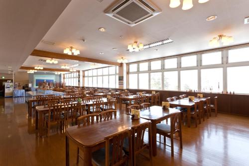 餐廳, 十勝岳溫泉Kamihoro莊 (Tokachidake Onsen Ryokan Kamihoroso) near 白金青池 餐廳, 十勝岳溫泉Kamihoro莊 (Tokachidake Onsen Ryokan Kamihoroso) near 白金青池